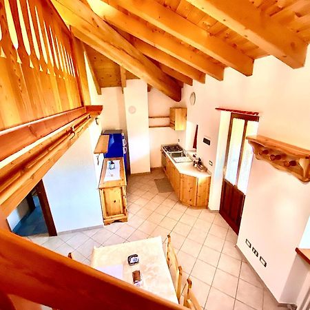 Attico Panoramico Con Soppalco Apartman Gignod Kültér fotó