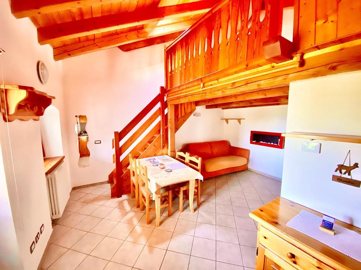 Attico Panoramico Con Soppalco Apartman Gignod Kültér fotó