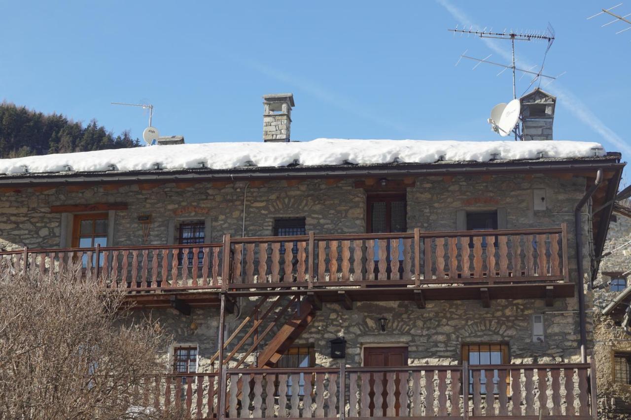 Attico Panoramico Con Soppalco Apartman Gignod Kültér fotó